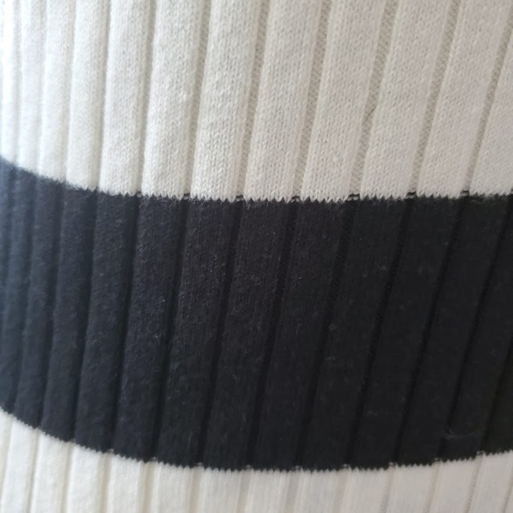 NWT Gap Black and White Pinstripe Sweater - Picture 5 of 8